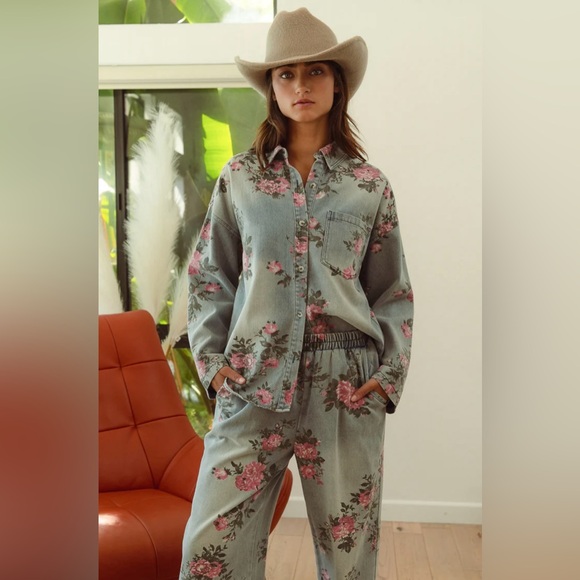 B14. Bibi Denim Blue Floral Shirt Jacket Vintage Wash Detail New Item - Picture 5 of 6